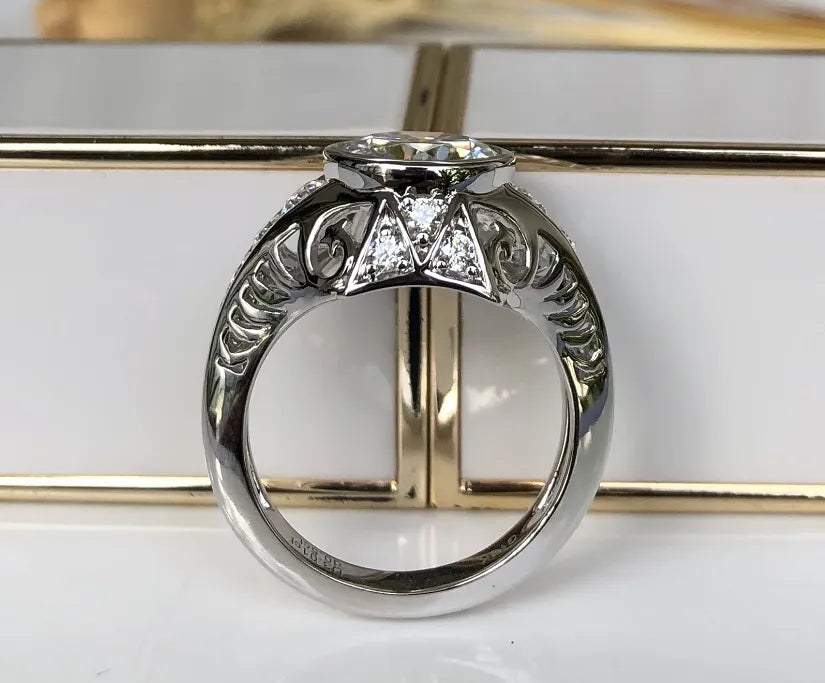 Doveggs round hollow out moissanite engagement ring