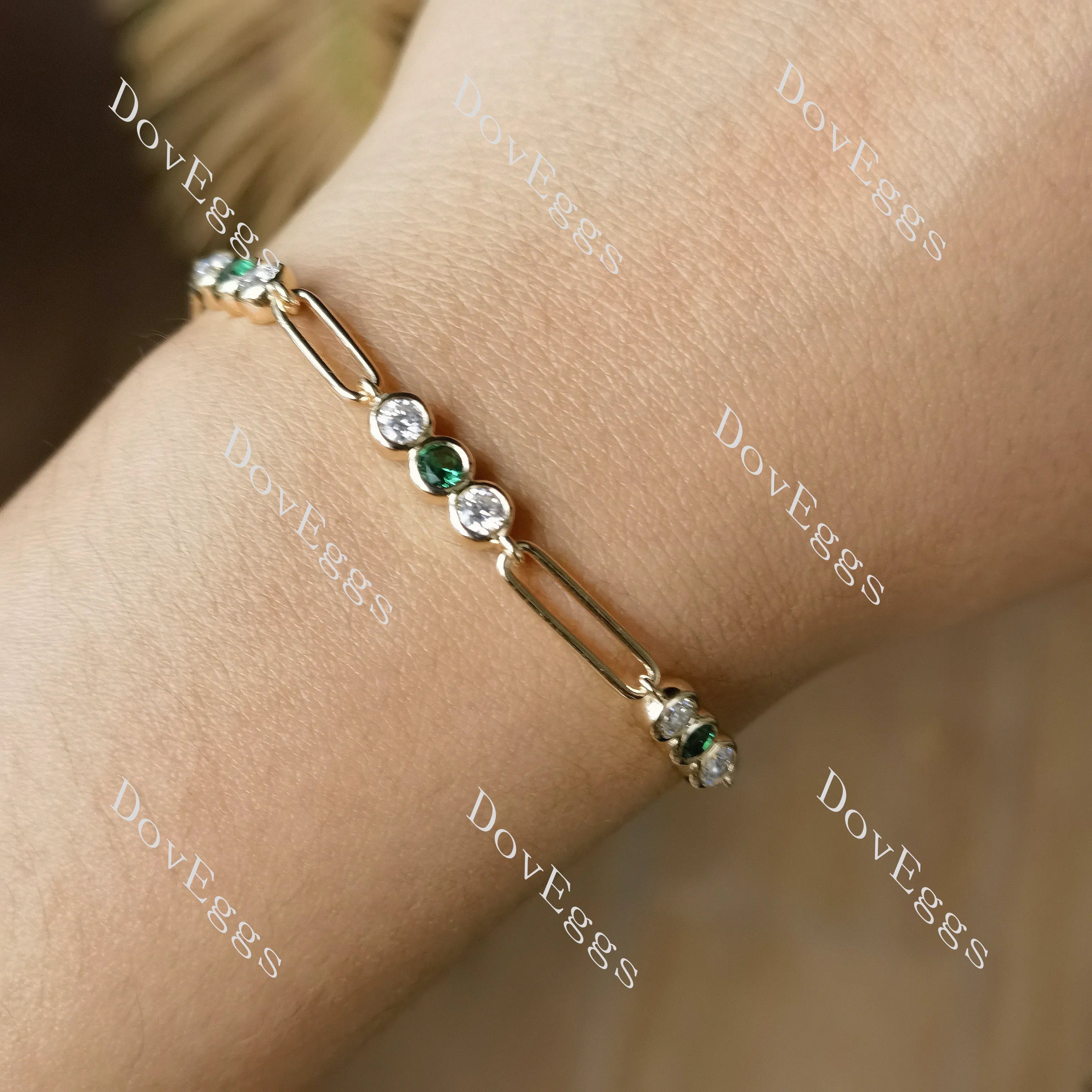 Doveggs round pave bezel moissanite bracelet