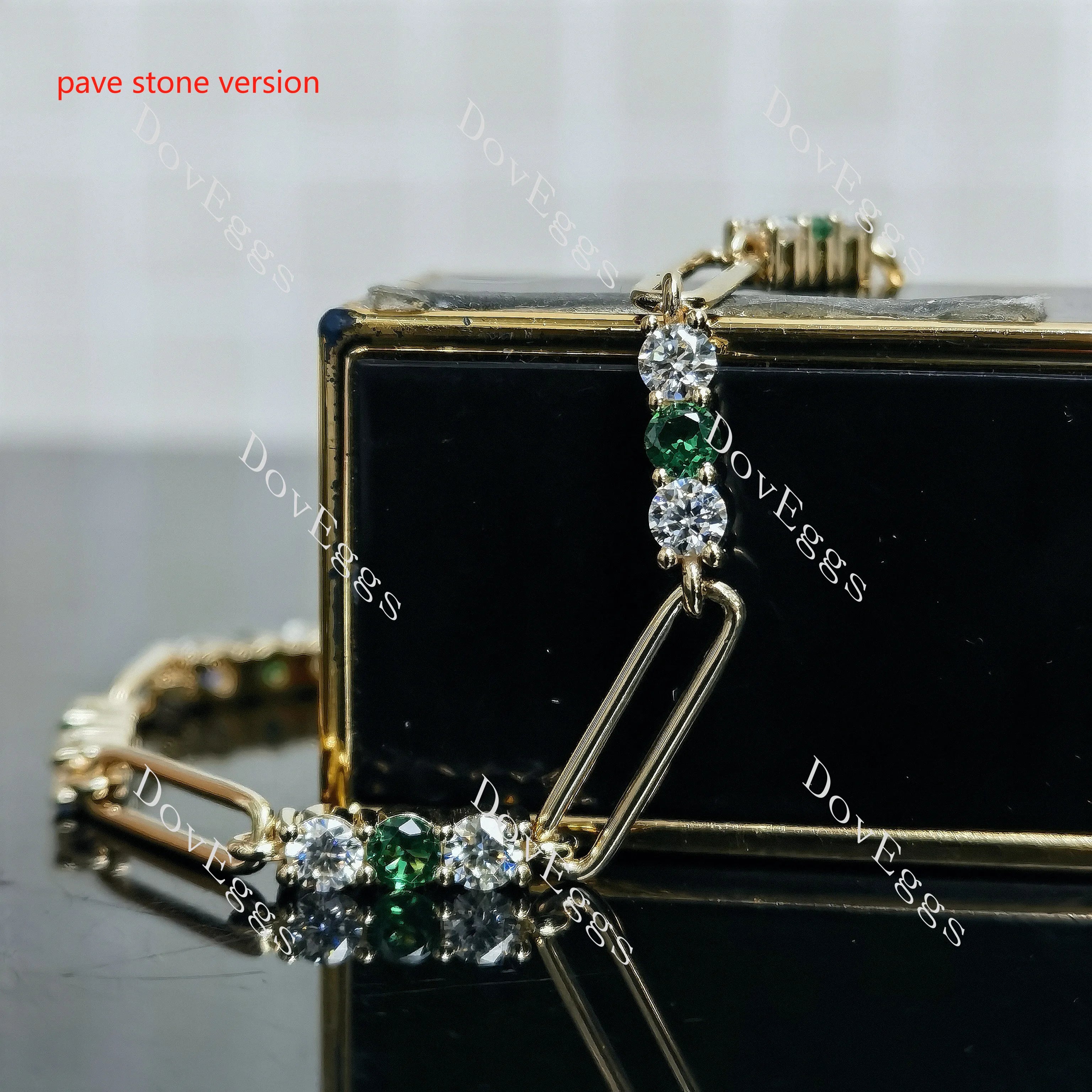 Doveggs round pave bezel moissanite bracelet