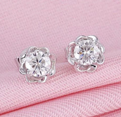 Doveggs flower shape moissanite studs push back earrings