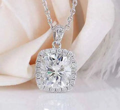 Doveggs halo cushion moissanite pendant necklace (pendant only)