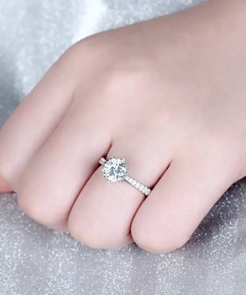 doveggs round 1 carat 18k white gold EF color moissanite engagement ring