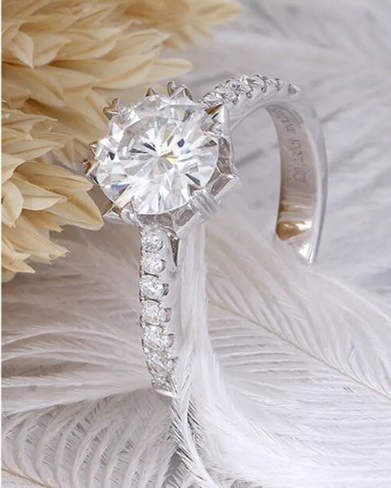 doveggs round 1 carat 18k white gold EF color moissanite engagement ring