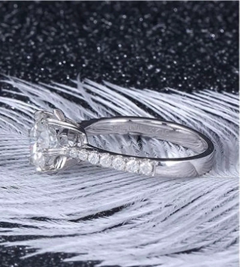 doveggs round 0.8 carat 18k white gold EF color moissanite engagement ring