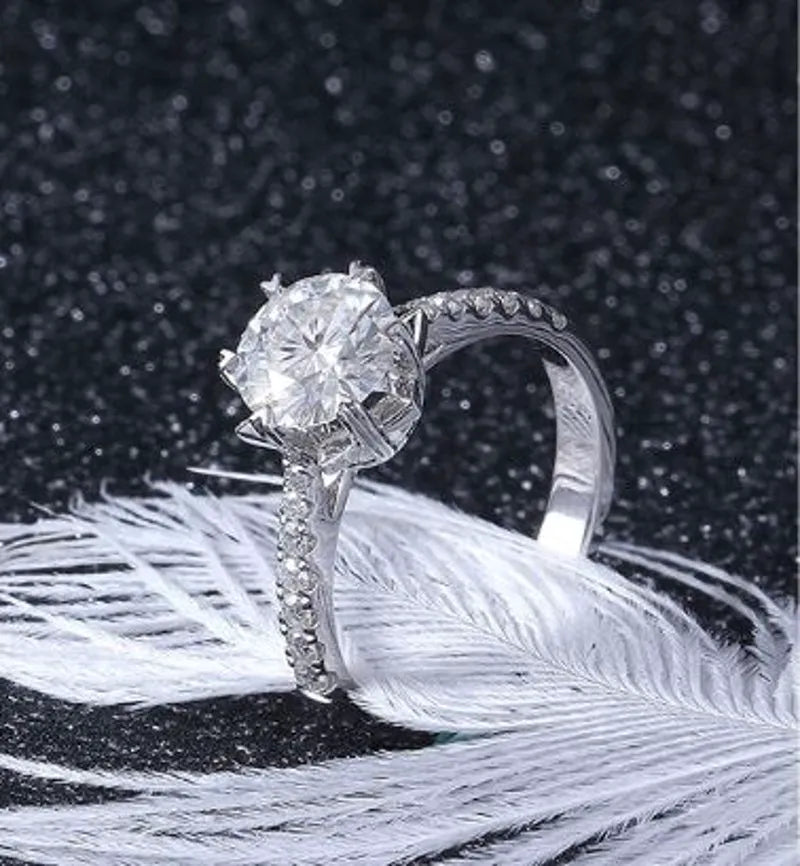 doveggs round 1 carat 18k white gold EF color moissanite engagement ring