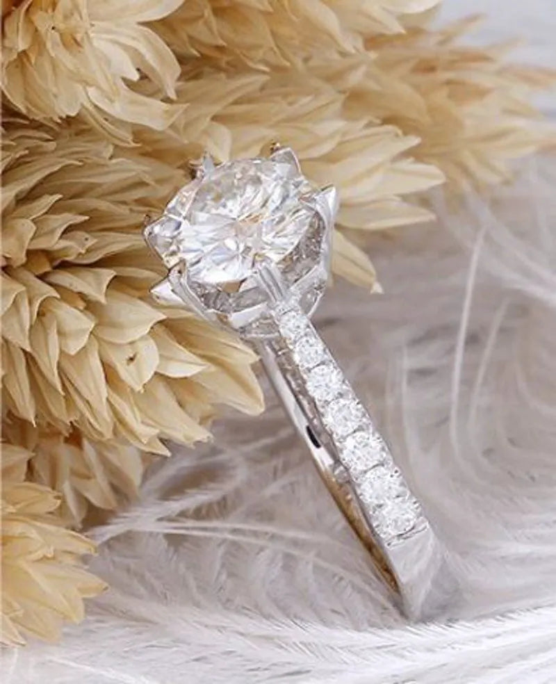 doveggs round 0.8 carat 18k white gold EF color moissanite engagement ring
